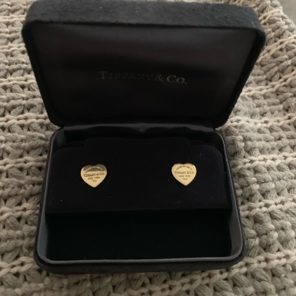 COPY - 750 Return to Tiffany & Company Heart Earr…